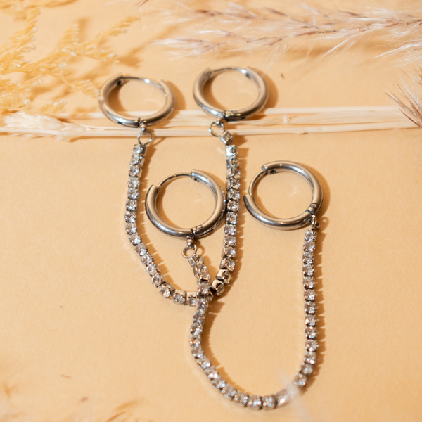 Aretes colgantes con diamantes